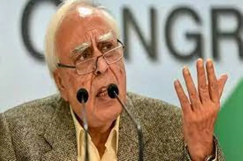 कर्नाटक के चुनाव परिणाम को लेकर सिब्बल का भाजपा पर निशाना 