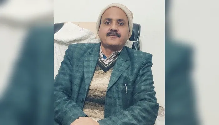 Hamirpur: नगर पालिका के अभिलेखों में हेरीफेरी के आरोप में ईओ सस्पेंड, विकास मंत्री से शिकायत के बाद हुई कार्रवाई