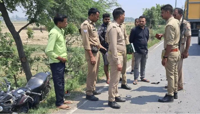 Farrukhabad News : वाहन की टक्कर से युवक की मौत, शादी के तीसरे दिन पत्नी हुई विधवा, पढ़ें- पूरी खबर