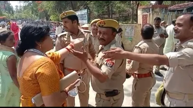 UP Nikay Chunav 2023 : रायबरेली शहर के दो मतदान केंद्रों पर बवाल, मौके पर पहुंचे अधिकारी