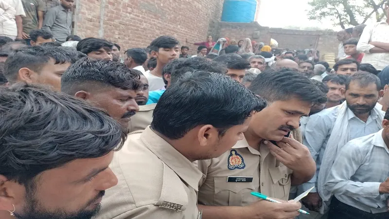 संभल: करंट की चपेट में आकर युवक की मौत, परिजनों ने किया हंगामा