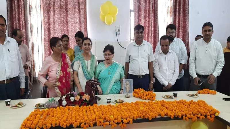 मुरादाबाद : एडी हेल्थ डॉ. माला शर्मा सेवानिवृत्त, जेडी डा. रेखा रानी को सौंपा कार्यभार