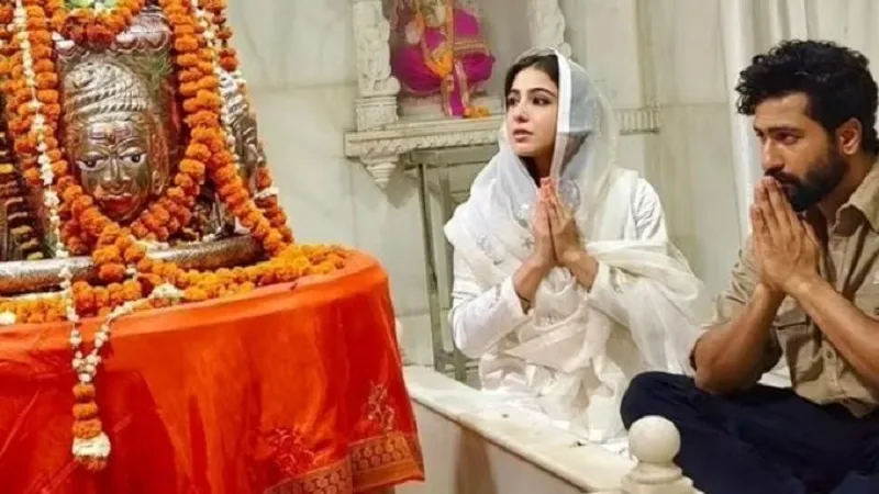 Vicky Kaushal के साथ Sara Ali Khan पहुंची शिव मंदिर, भगवान हनुमान से मांगा आर्शीवाद 