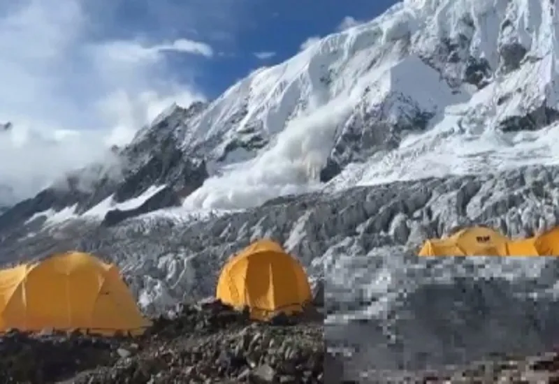 Avalanche in Nepal : नेपाल में हिमस्खलन से तीन लोगों की मौत, 12 घायल 