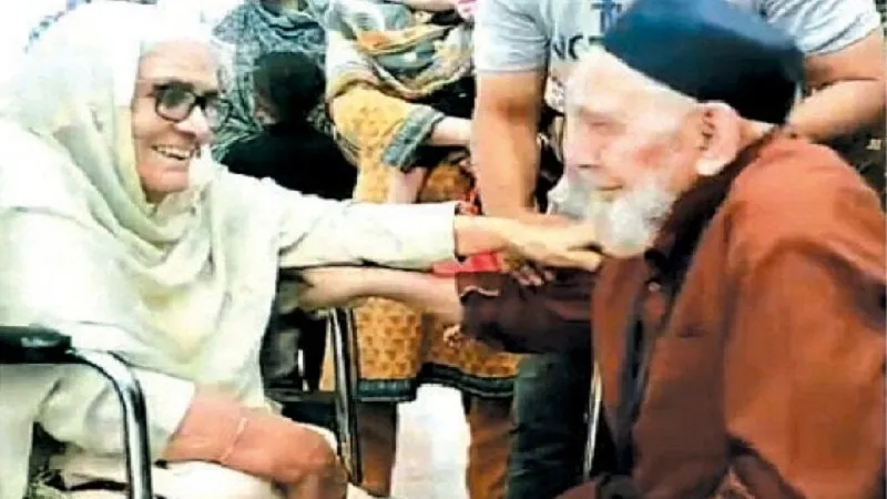 75 वर्ष बाद करतारपुर गलियारे में मिले बिछड़े भाई-बहन, भारत-पाकिस्तान बंटवारे के दौरान हुए थे अलग