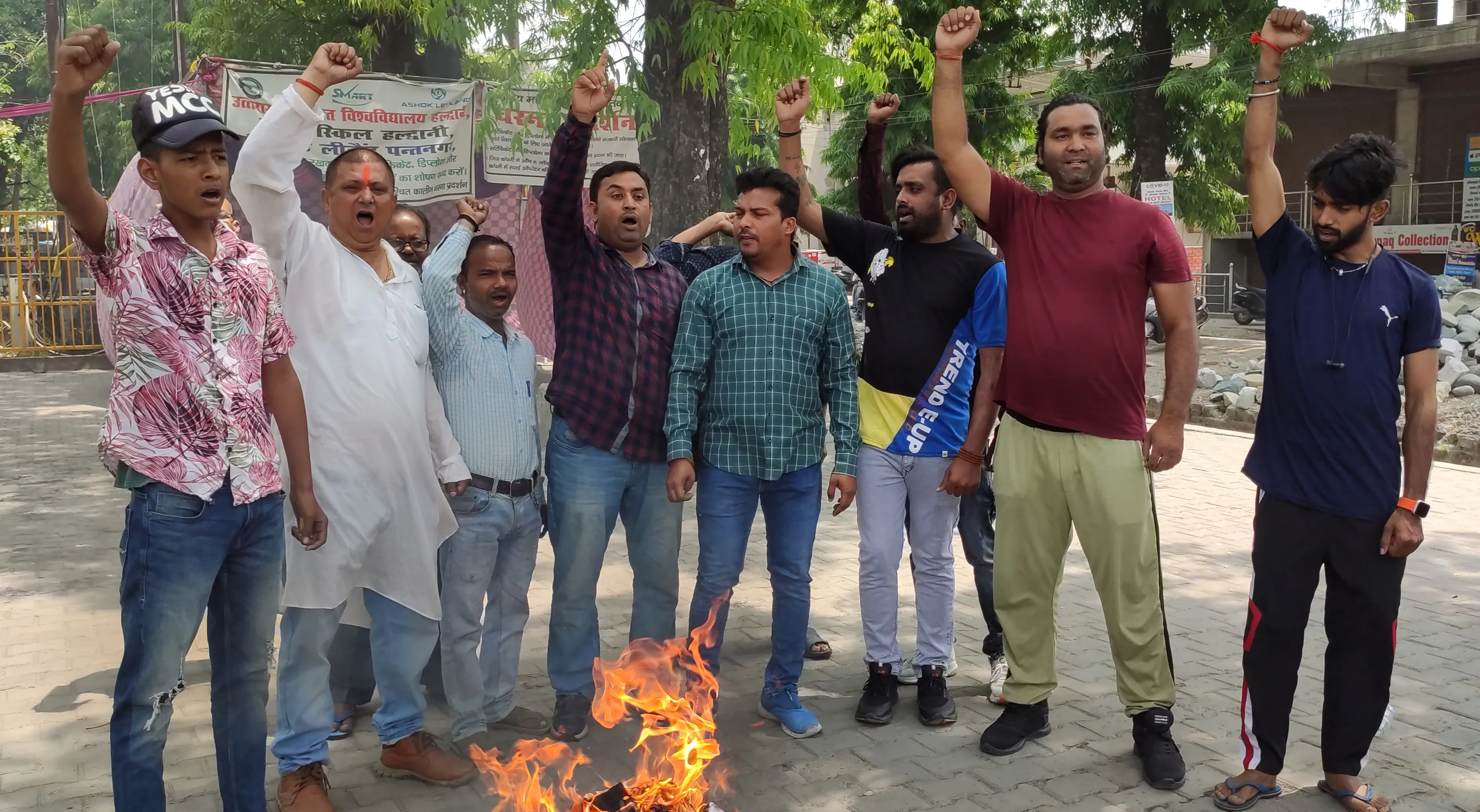 हल्द्वानी:  न पानी न बिजली... जनता हलकान, ऊपर से अतिक्रमण का डंडा भी गरीबों पर बरस रहा - यूथ कांग्रेस