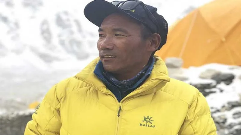 नेपाली शरेपा कामी रीता ने 27वीं बार एवरेस्ट चढ़ाई कर बनाया नया रिकॉर्ड