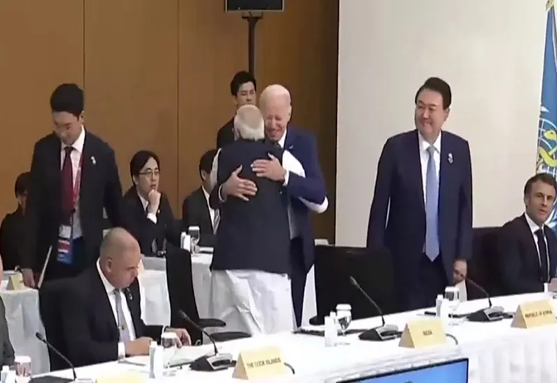 G7 Summit : पीएम मोदी और जो बाइडेन ने की मुलाकात, गर्मजोशी से एक-दूसरे को लगाया गले...देखें वीडियो