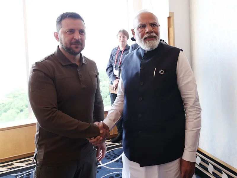 G7 Summit : Hiroshima में पीएम मोदी से मिले यूक्रेन के राष्ट्रपति जेलेंस्की, रूस से युद्ध के बाद पहली मुलाकात 