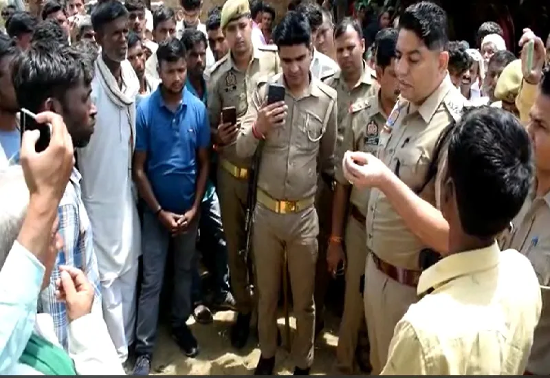 संभल : मंदिर पर एक ट्राली मिट्टी डालने पर पुलिस ने दी यातनाएं, आहत युवक ने कर ली आत्महत्या