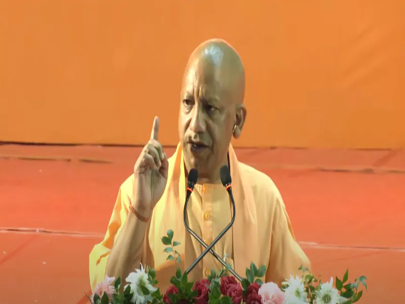 'सोशल मीडिया संवाद' कार्यक्रम में बोले CM Yogi, जो विश्वसनीयता बनाएगा वही दिखेगा, नहीं तो गायब हो जायेगा