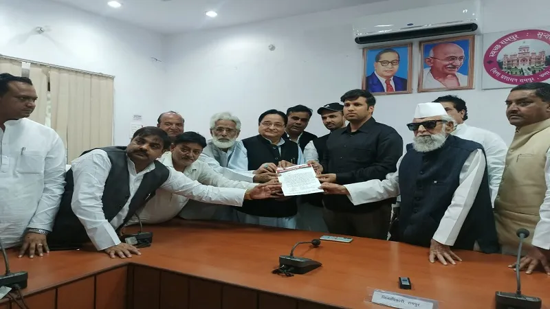 रामपुर: आजम खां के उत्पीड़न के खिलाफ उतरी सपा, बर्क और एसटी हसन समेत 27 नेताओं ने की डीएम से मुलाकात