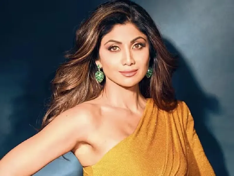 VIDEO : कोर स्ट्रेंथ ट्रेनिंग करती नजर आईं Shilpa Shetty, फिटनेस देख फैंस ने की तारीफ