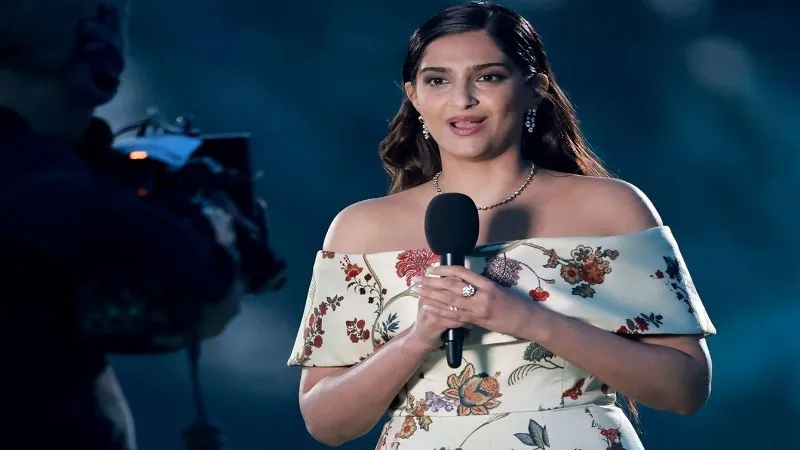 Photos: महाराजा चार्ल्स तृतीय के राज्याभिषेक समारोह में Sonam Kapoor ने दी स्पीच, बोलीं- 'हमारा प्रत्येक देश खास...'