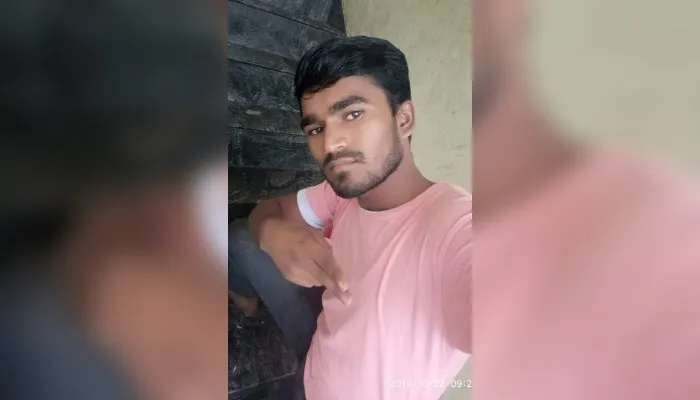 Unnao News : सफाई के दौरान गिरा छज्जा, मलबे में दबकर युवक की मौत, परिजनों में मची चीख-पुकार