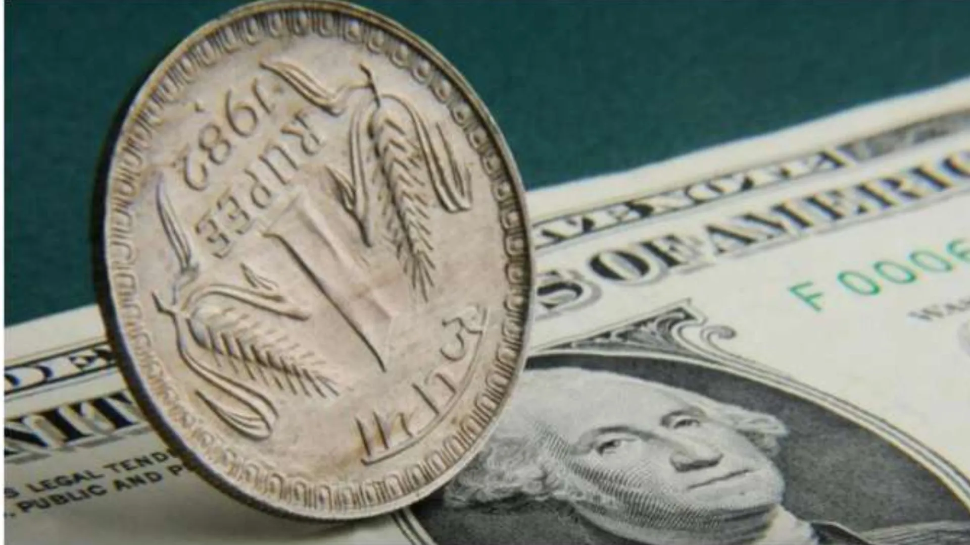 रुपया शुरुआती कारोबार में 10 पैसे टूटकर 82.35 प्रति डॉलर पर 