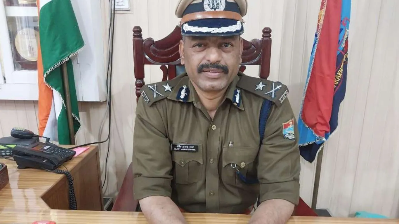 Haldwani News : आईजी के सख्त तेवर, नो-पार्किंग में पुलिस भी नहीं खड़े करेगी अपने वाहन, किसी भी तकह का अतिक्रमण बर्दाश्त नहीं