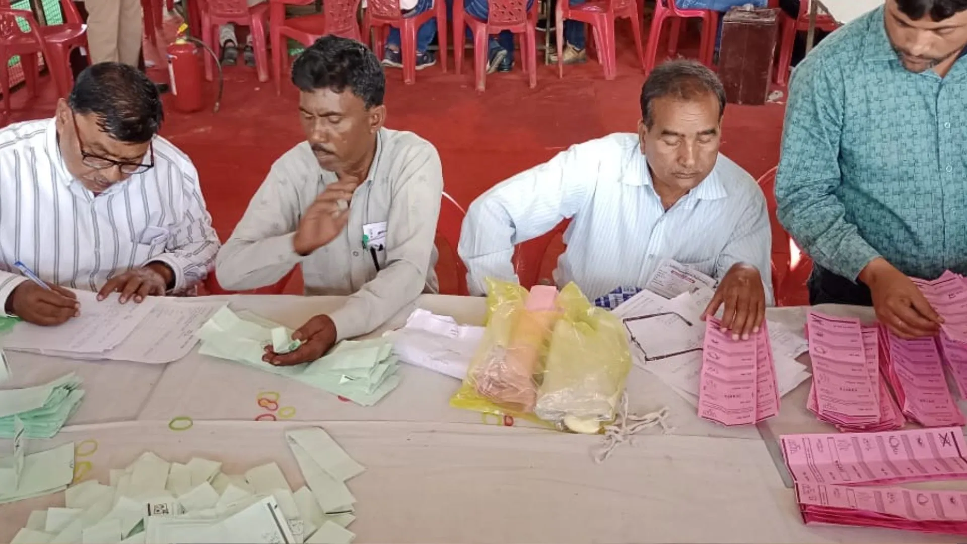 लखीमपुर खीरी: निर्दलीय प्रत्याशी ने बनाई बढ़त, भाजपा तीसरे पर खिसकी 