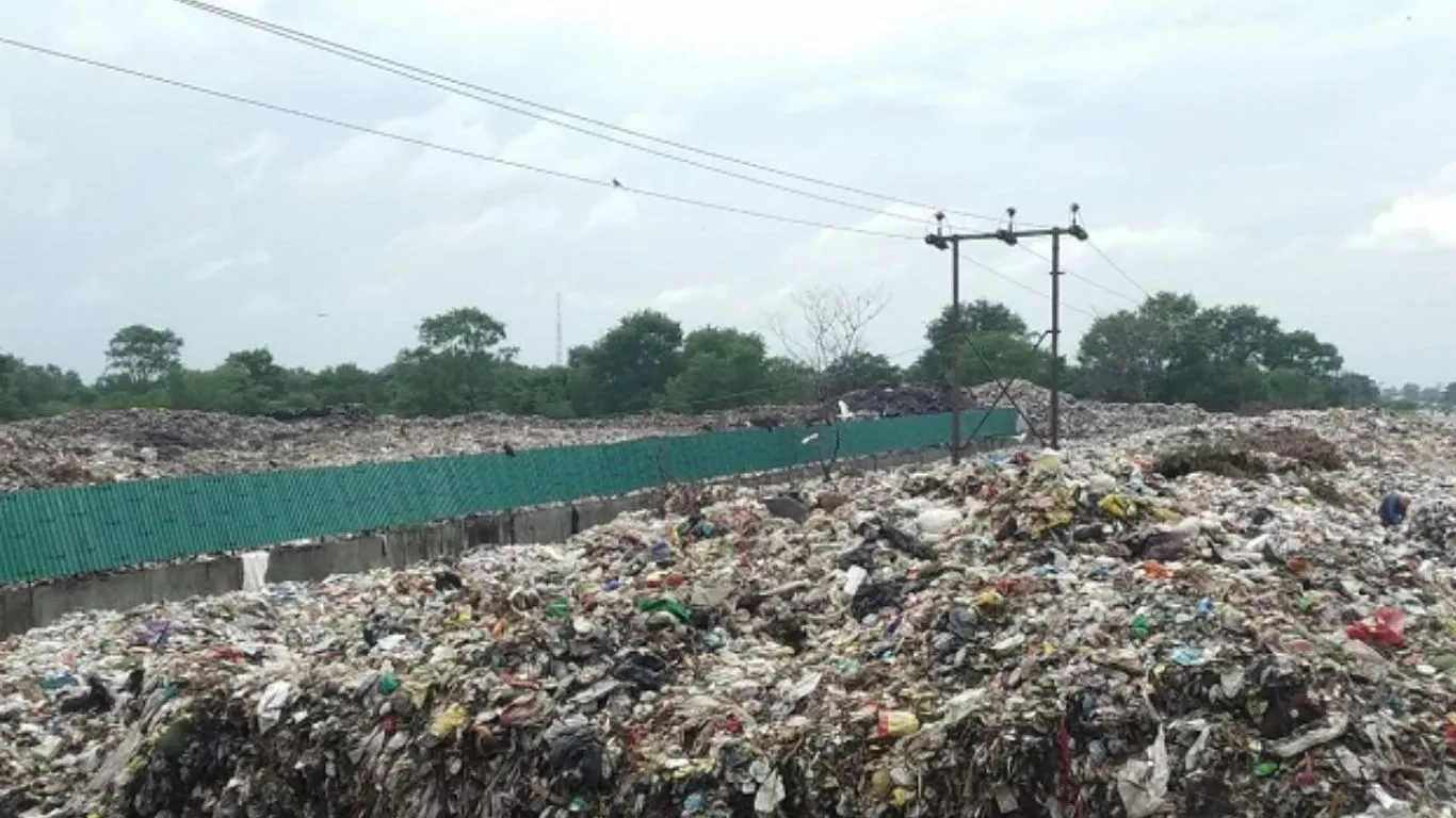 Haldwani News : कूड़ा निस्तारण अब भी सपना, चुनाव में सिर्फ वादों का झुनझुना