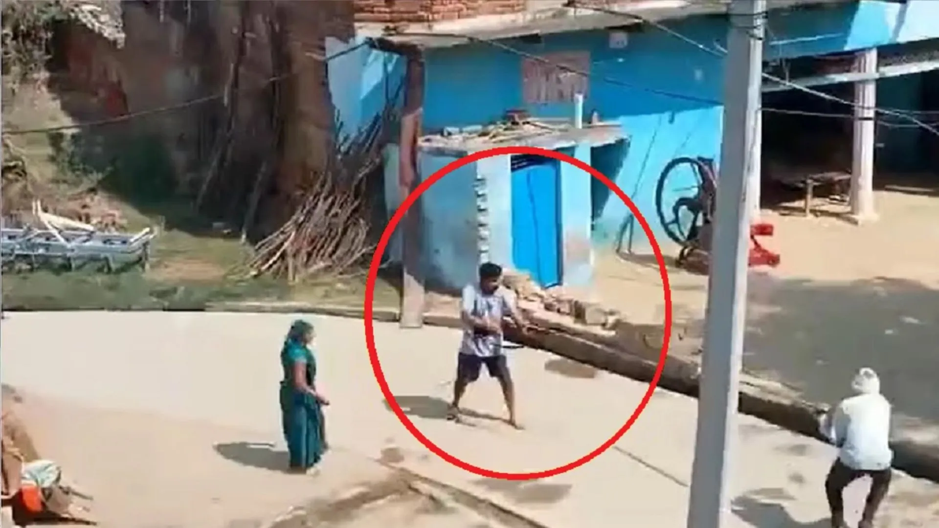 Video: जमीनी विवाद में एक ही परिवार के 6 लोगों की गोली मारकर हत्या, मचा कोहराम