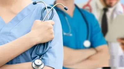 निजी-पेशेवर जीवन के बीच तालमेल बिठाने के लिए जूझ रहीं 65 फीसदी डॉक्टर-माताएं : अध्ययन 