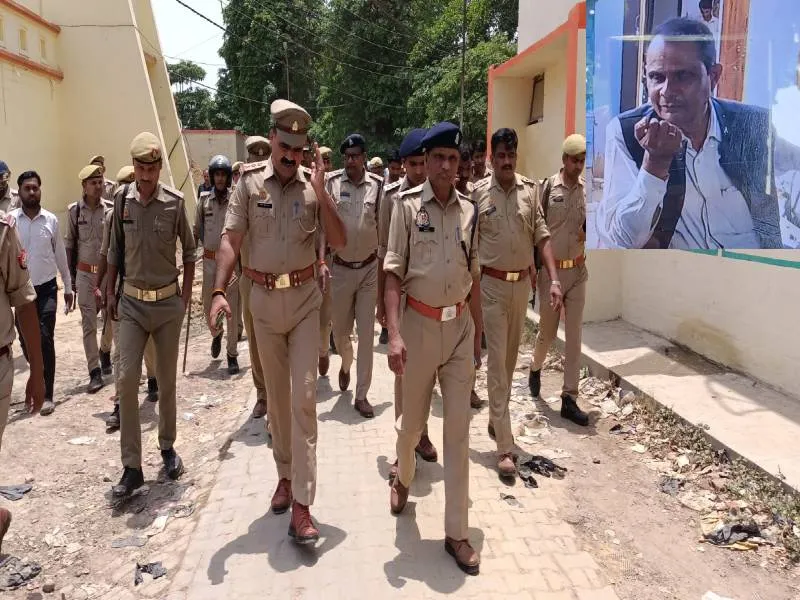 गोंडा: जमीन घोटाले के आरोपी की पुलिस अभिरक्षा में मौत, दरोगा समेत तीन सस्पेंड