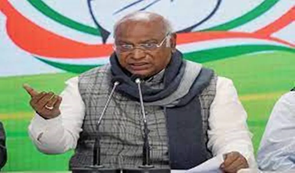 संसद के नए भवन का उद्घाटन राष्ट्रपति द्रौपदी मुर्मू को करना चाहिए : खड़गे 