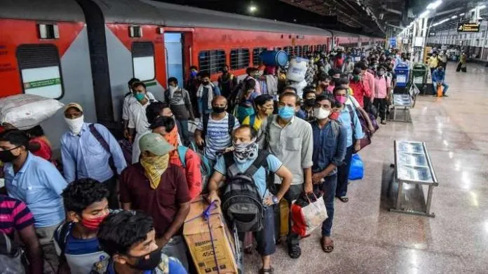 Indian Railway: अब ट्रेन में यात्रा करना हुआ आसान, वेटिंग का झंझट खत्म, रेलवे लाया नया फीचर