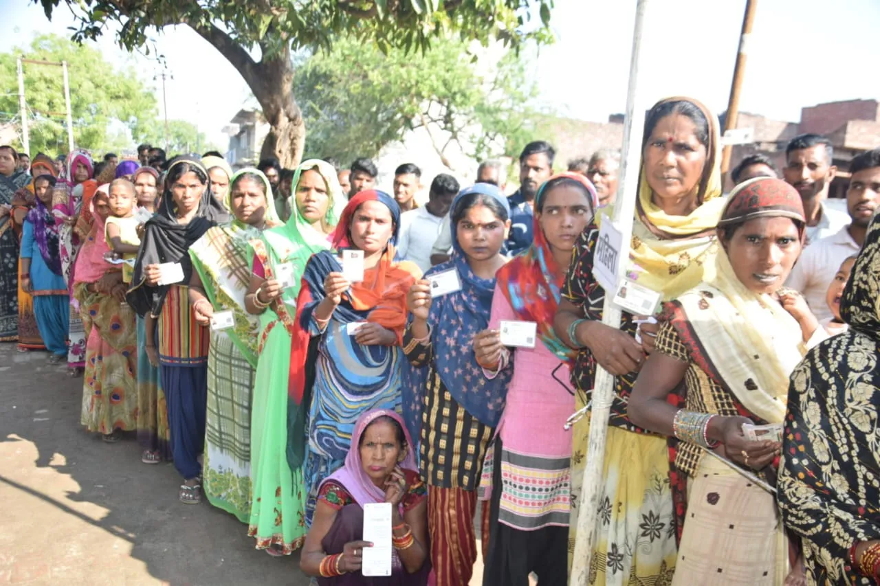 लखीमपुर-खीरी: दोपहर 3 बजे तक  44.96 प्रतिशत मतदान, सबसे ज्यादा बरबर में वोटिंग 