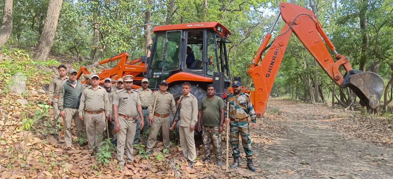 रामनगर: अवैध रूप से निर्मित चार धार्मिक संरचनाएं हटाईं  