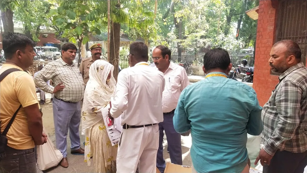 बरेली: पति अस्पताल में भर्ती, ड्यूटी कटवाने पहुंची पत्नी