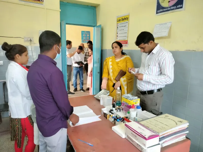 अयोध्या: निरीक्षण में सीएचसी पर मिली खामियां, मिली फटकार 