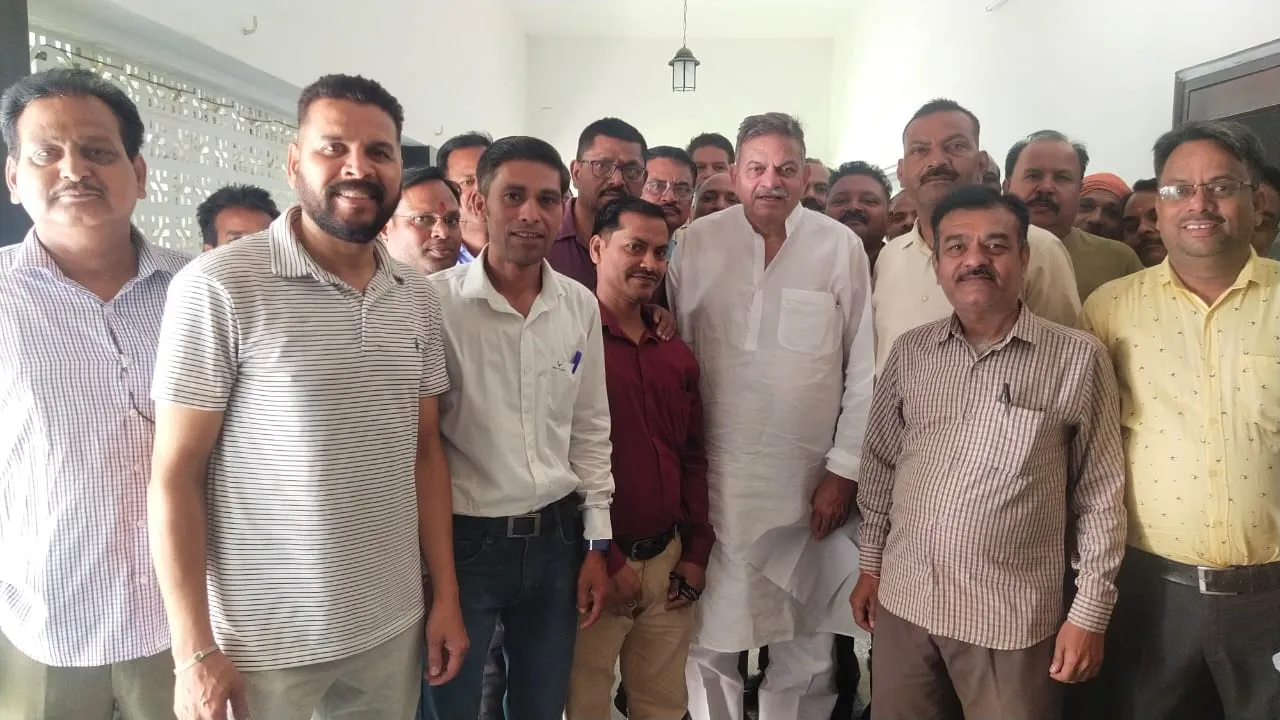 बरेली: जल्द होगा बरेली कॉलेज के अस्थाई कर्मचारियों की वेतन संबंधित समस्या का समाधान