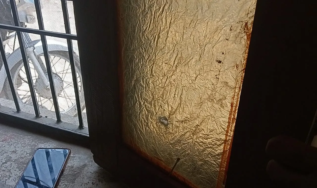 बरेली: घर में सो रहे शख्स पर खिड़की से झोंका फायर, बाल बाल बचा