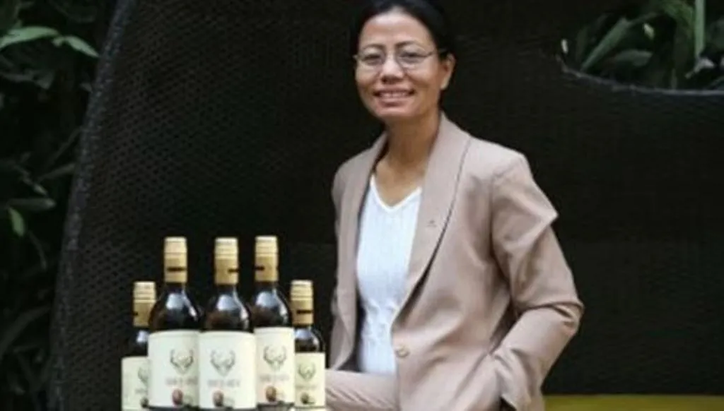 महिला उद्यमी ने कीवी से बनाई खास शराब 'नारा आबा', मदिरा जगत की दुनिया में मची हलचल