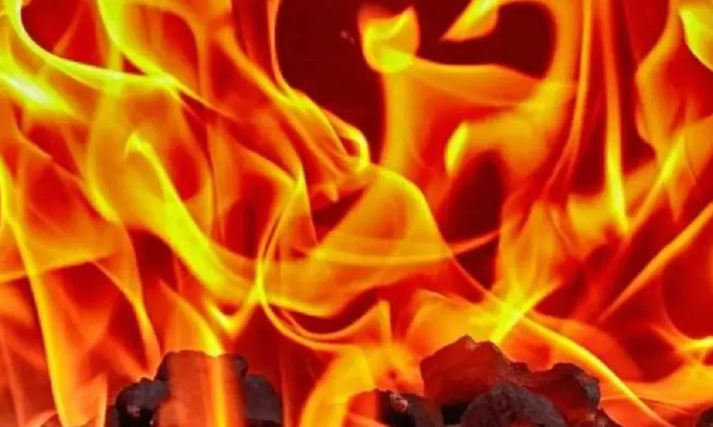 केरल: मलप्पुरम में इमारत में लगी भीषण आग, चार दुकानें जलकर खाक 