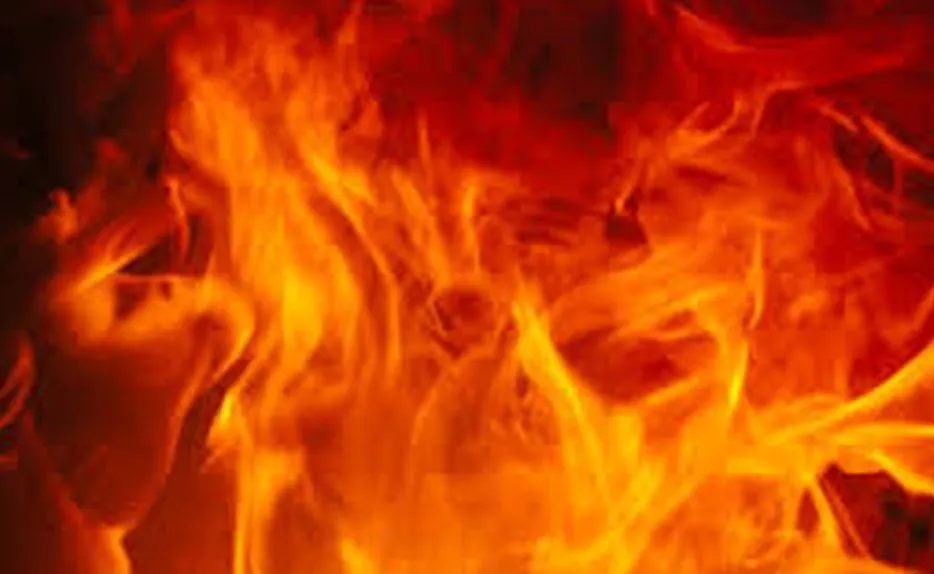 जम्मू-कश्मीर: रामबन जिले में होटल में आग लगने से दो लोगों की मौत, पांच अन्य घायल 