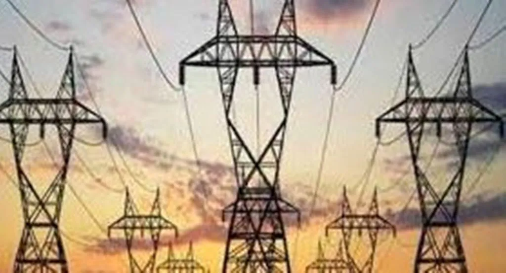 बरेली: हरूनगला विद्युत उपकेंद्र पर फ्लैश ओवर से हजारों घरों की आपूर्ति बाधित