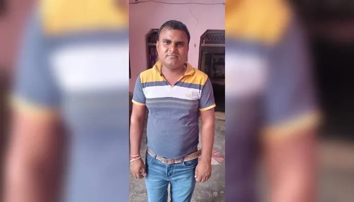 Unnao Accident : Lucknow Agra Expressway पर खड़े ट्रक से टकराई डीसीएम, चालक की मौत, छह माह पूर्व हुई थी शादी