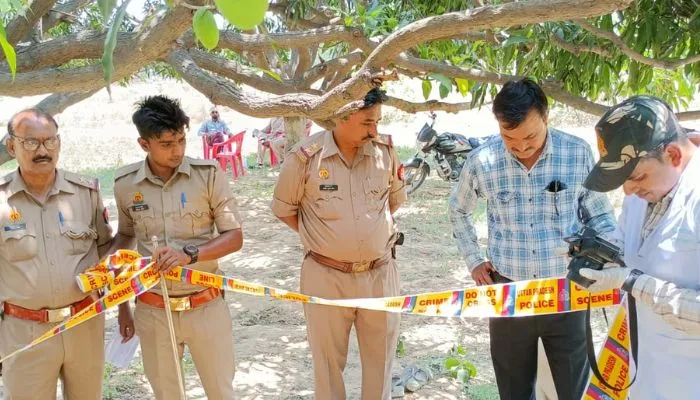 Unnao News : संदिग्ध हालात में दो के मिले शव, मुंह से निकल रहा था झाग, परिजनों में मची चीख-पुकार