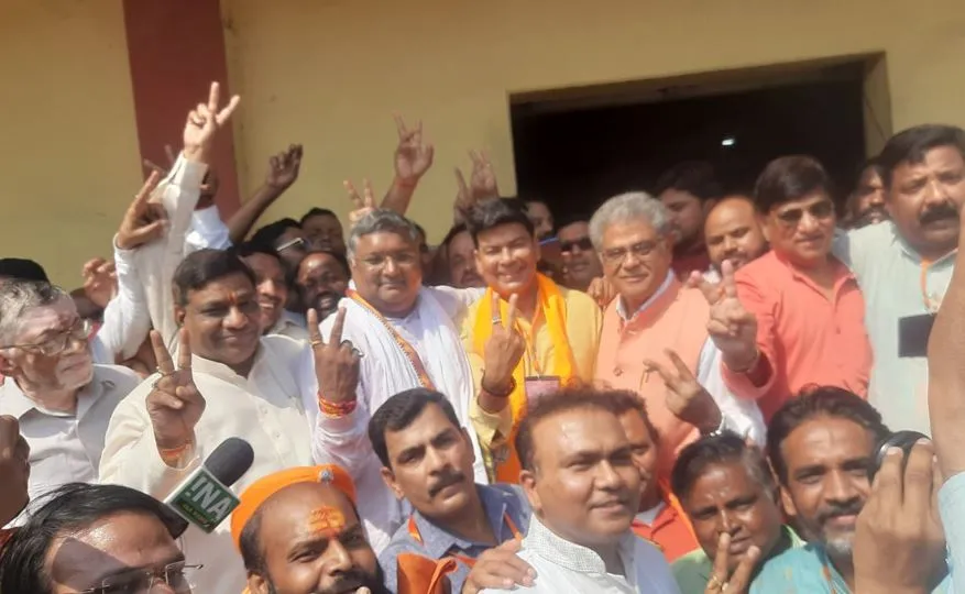 बरेली: बीजेपी के पूर्व महापौर उमेश गौतम सीट पर बरकरार, डॉ तोमर को भारी मतों से हराया