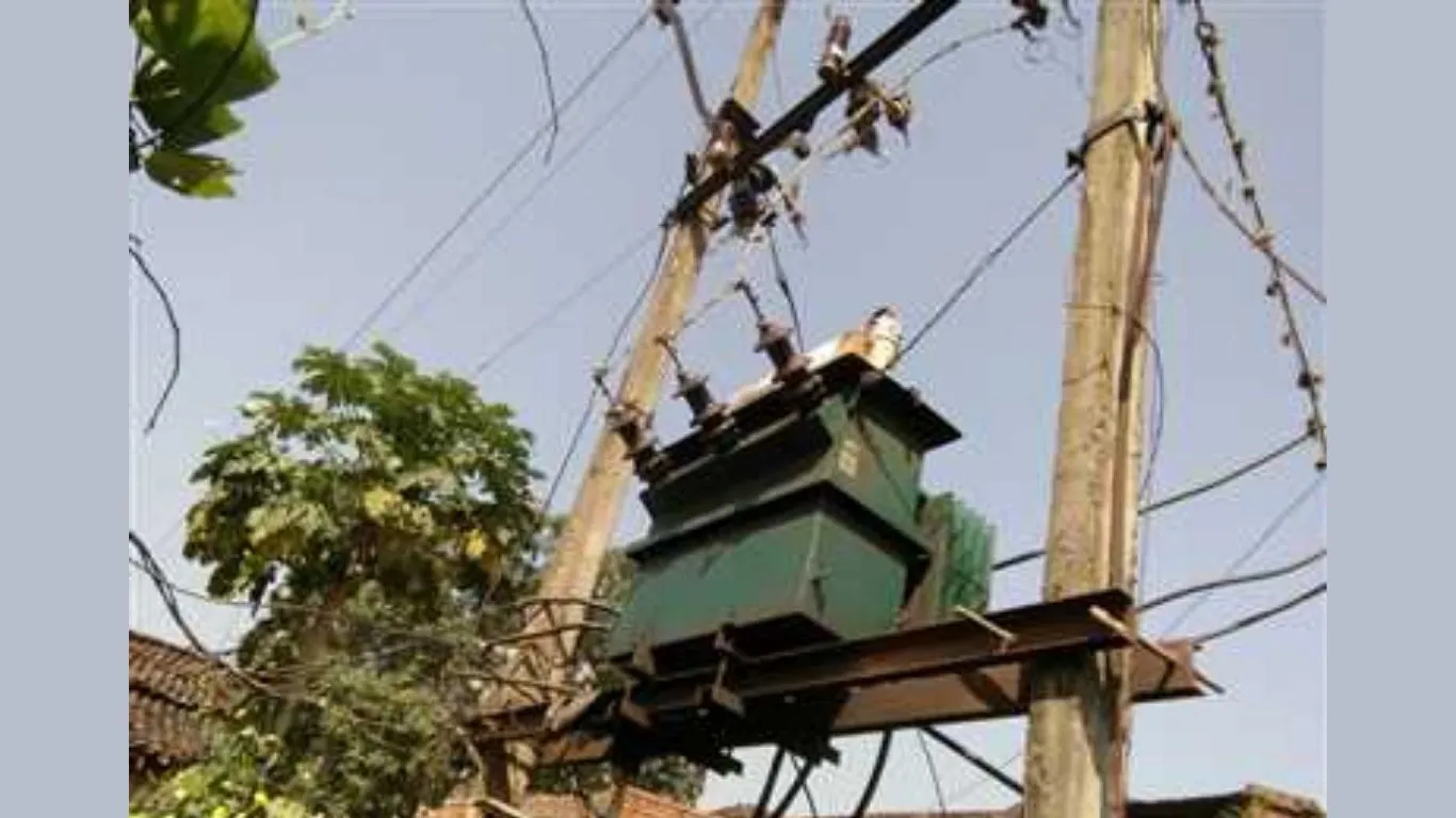 Jaspur News: तीन सप्ताह से ट्रांसफार्मर खराब, सिंचाई व्यवस्था ठप, किसानों में रोष