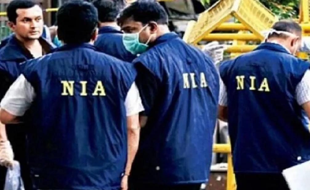 जम्मू-कश्मीर के बारामूला में एनआईए ने चलाया तलाशी अभियान, पुलिस और सीआरपीएफ के जवान भी रहे मौजूद