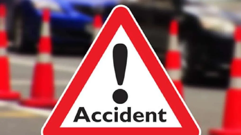 तेज रफ्तार अनियंत्रित कार ने परिवार के छह लोगों को रौंदा, तीन लोगों की मौत 