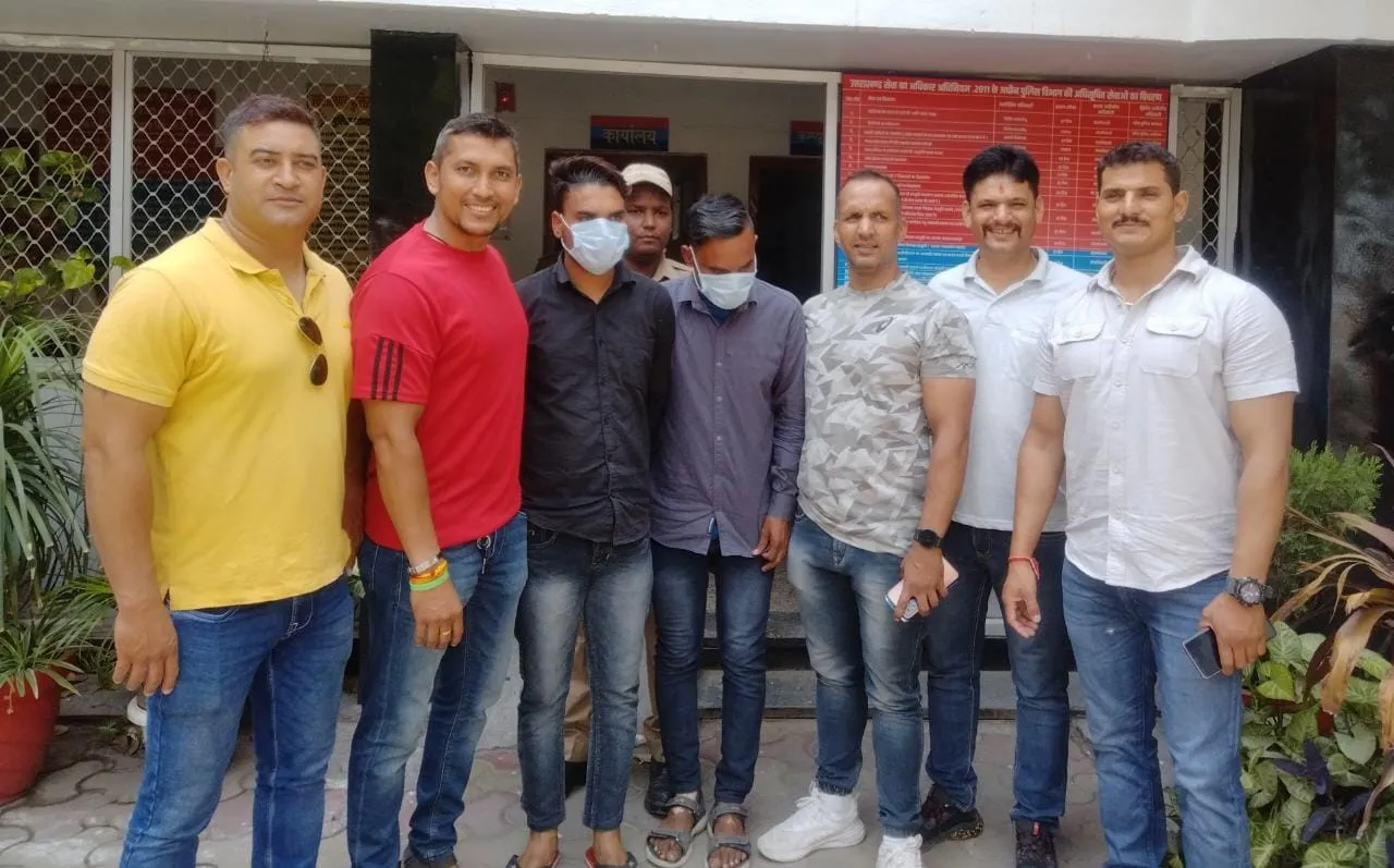 Haldwani News : स्मैक तस्करी करते धरे गये दो सगे भाई, पुलिस ने मुख्य सप्लायर नन्हा पर कसा शिकंजा