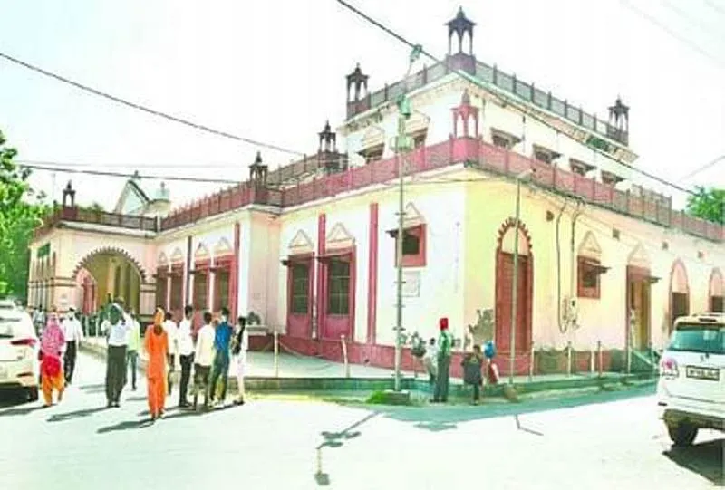 आगरा : वोटर लिस्ट से 09 लाख मतदाताओं के नाम सूची से गायब 