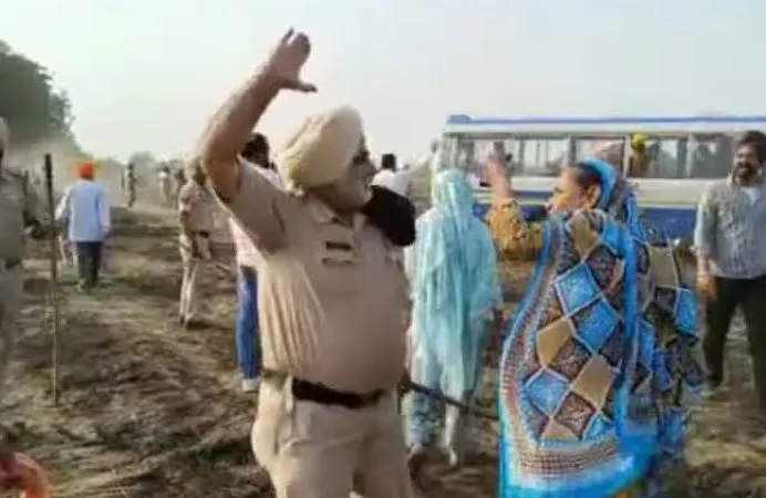 पुलिसकर्मी का महिला किसान को थप्पड़ मारता वीडियो वायरल, विपक्ष ने आप सरकार को घेरा