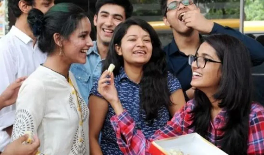 सीबीएसई ने 10वीं, 12वीं बोर्ड परीक्षा के नतीजे किए घोषित, ऐसे करें चेक  
