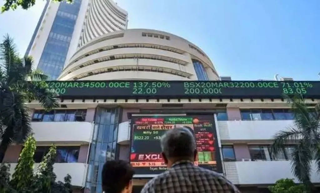 शेयर बाजार कमजोर रुख के साथ खुले, सेंसेक्स में 75 अंक की गिरावट, निफ्टी 18,300 से नीचे