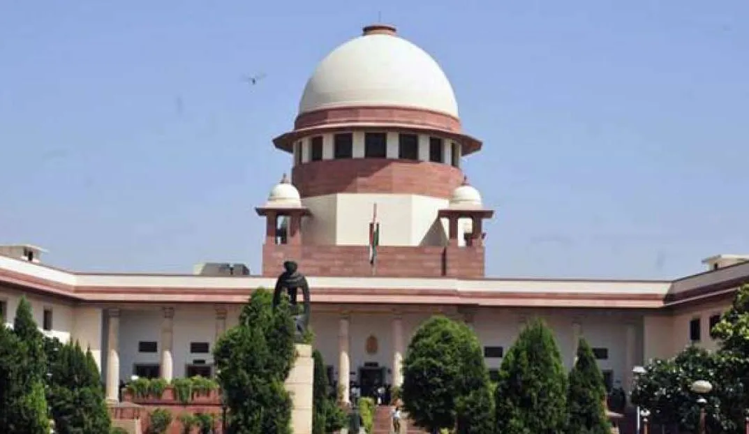समलैंगिक विवाह: SC ने कहा- भारतीय कानून अकेले व्यक्ति को बच्चा गोद लेने की अनुमति देता है 
